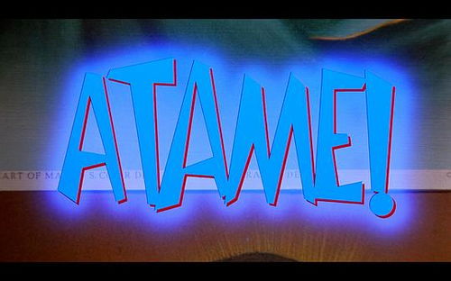 《紅的相冊(cè)》 從視覺符號(hào)到情感記憶的影視策劃新維度